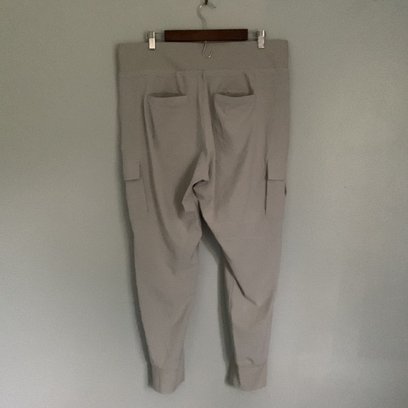 Light Gray Athleta Sutton Joggers Cargo Pocket Grey Drawstring Jogger Pants - Picture 9 of 10